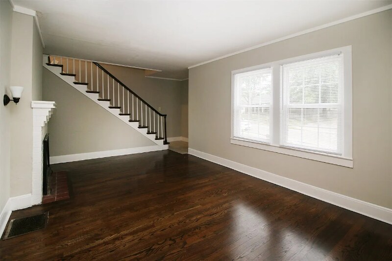 Building Photo - 705 Cabell Dr