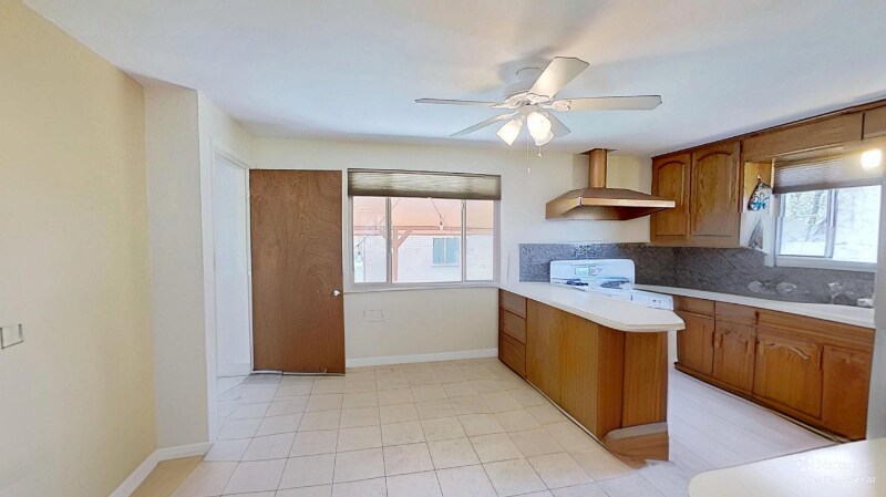 Building Photo - 4030 S Fox St