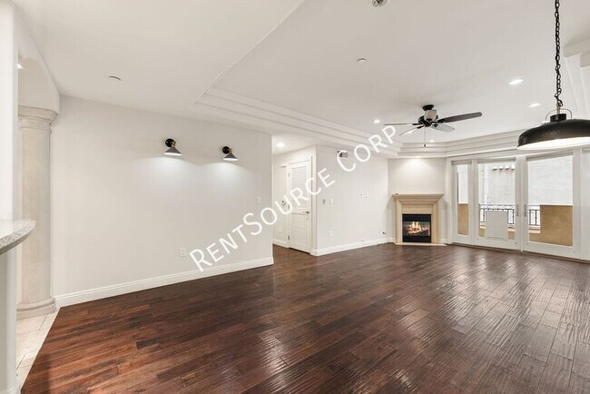 Building Photo - 12044 Hoffman St