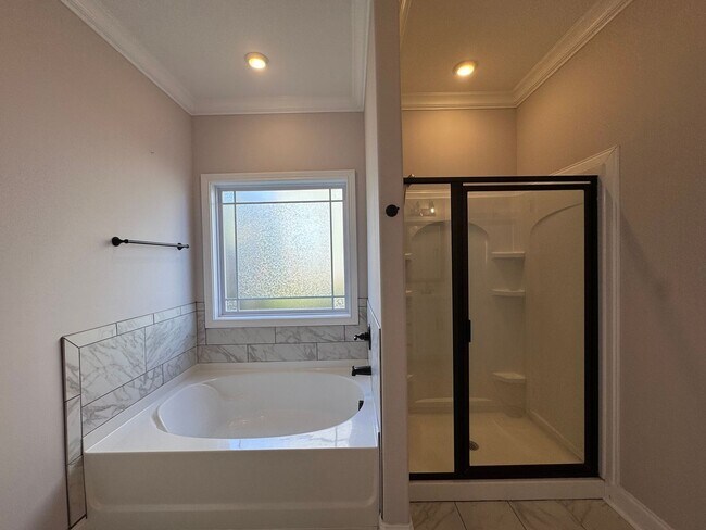 Building Photo - Beautiful Single Family Home