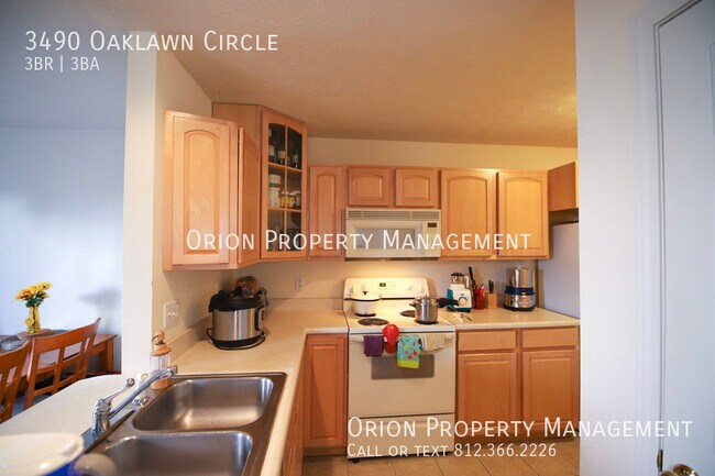 Building Photo - 3490 S Oaklawn Cir
