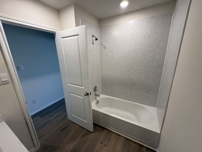 Building Photo - 1221 Acacia Dr