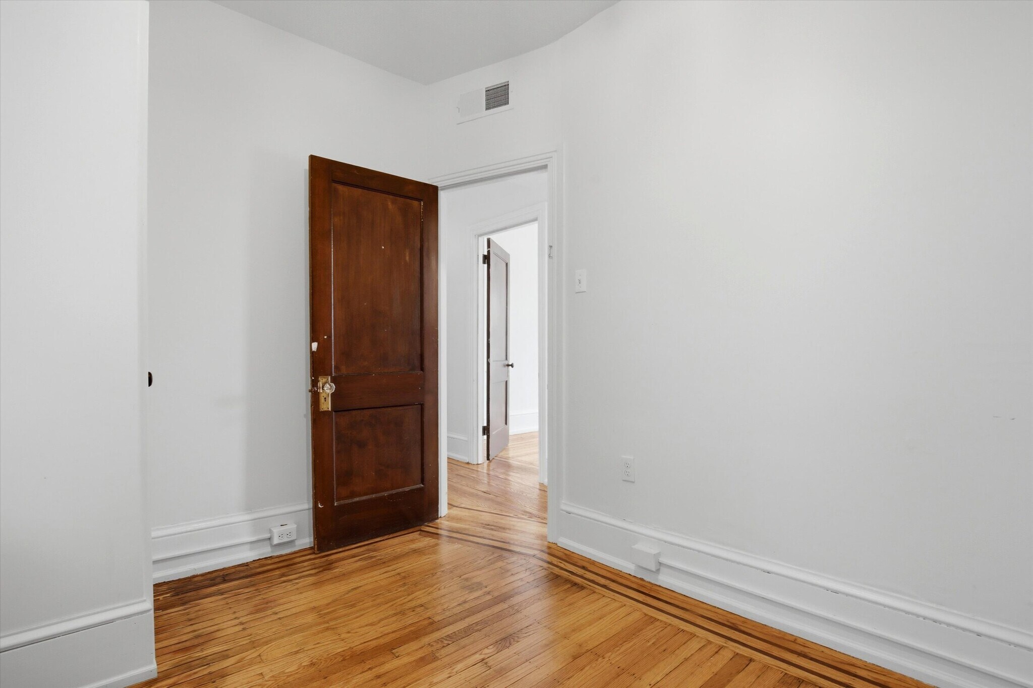 Building Photo - 420 Lyceum Ave