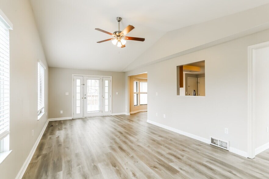 Building Photo - 12143 Twincreek Dr