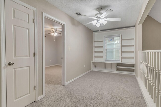 Building Photo - 467 Sandy Ridge Cir
