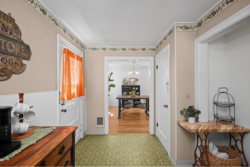 Building Photo - 208 N 8th St