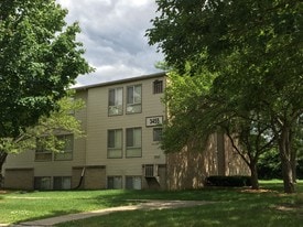 Building Photo - Woodlake Village Apartments