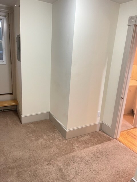 Building Photo - 109 River St