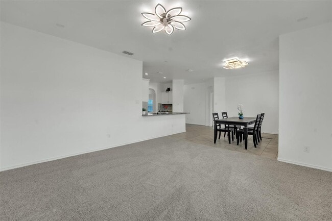 Building Photo - MOVE-IN SPECIAL! Enjoy $500 OFF your first full month’s rent when you move in on or before August...