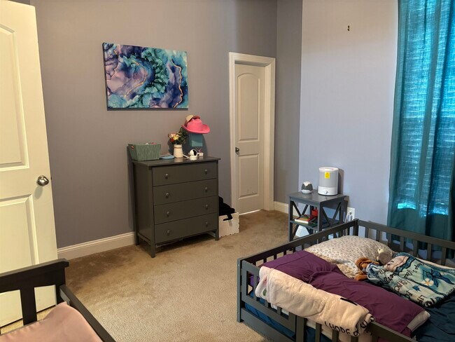 Building Photo - 343 Camrose Wy