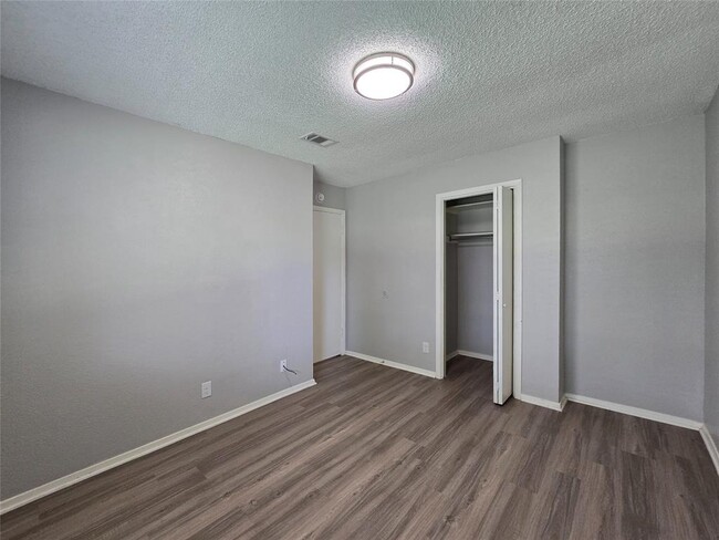 Building Photo - 12010 Ladrido Ln