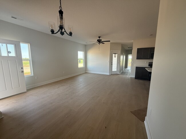 Building Photo - 2000 N Reece Ct