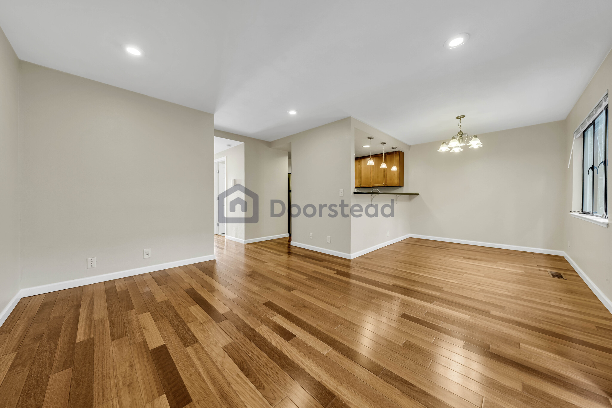 Building Photo - 641 Stonegate Dr