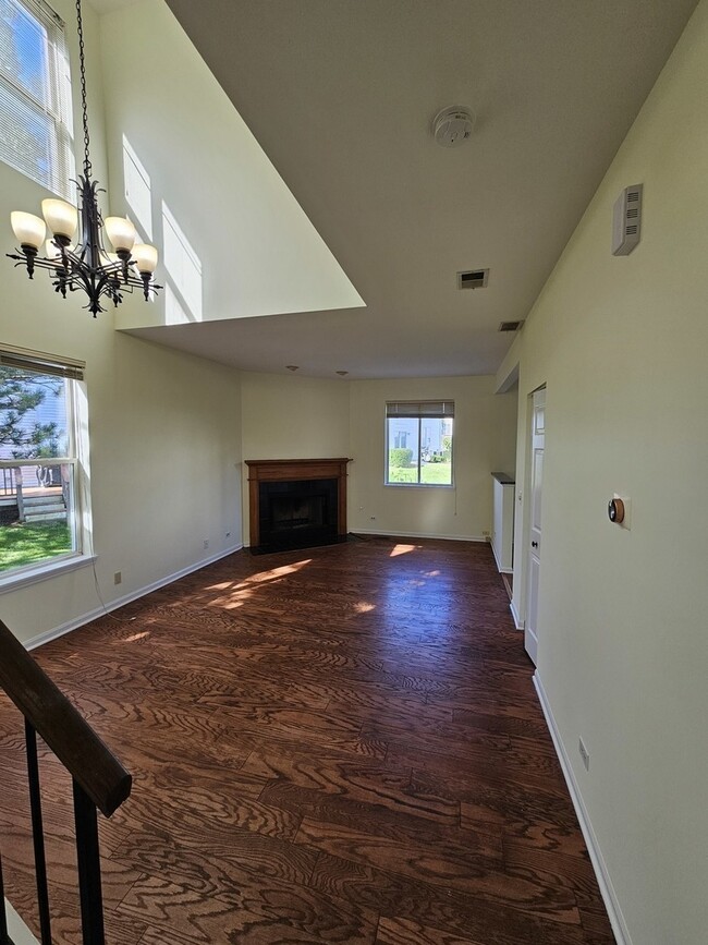 Building Photo - 1135 Vail Ct