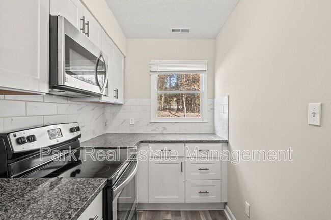 Building Photo - 1507 Clermont Rd