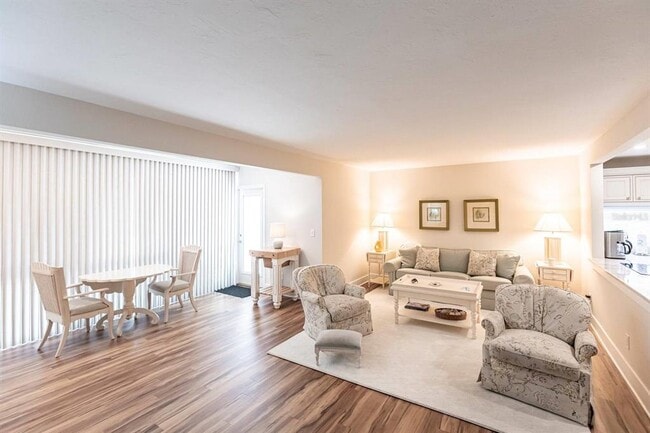 Building Photo - 6023 W Peppertree Way