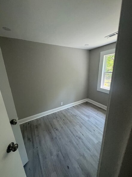 Building Photo - 2829 Jones Ave