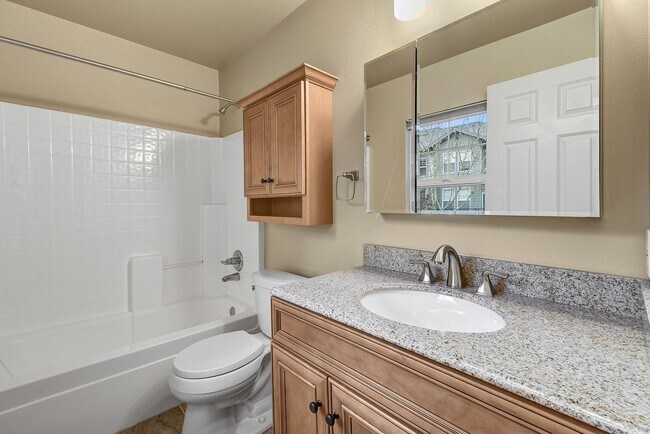 Building Photo - 3bd/2.5ba Snoqualmie Townhome
