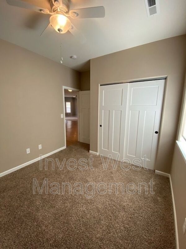 Building Photo - 1801 NE 16th St