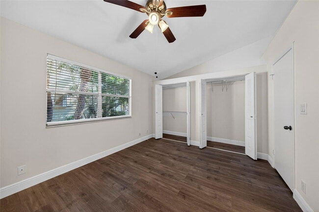 Building Photo - 1921 NE 15th Ave