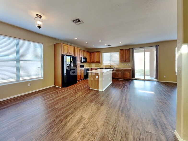 Building Photo - 3708 S 100th Glen