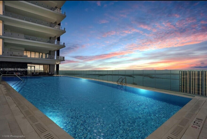 Building Photo - 300 Biscayne Boulevard Way