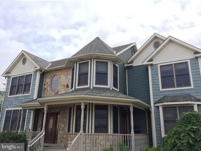Primary Photo - 507 N Main St