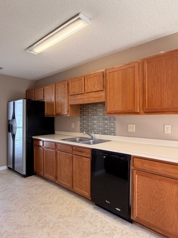 Building Photo - 229 Stonewood Dr