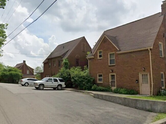 Building Photo - 1503 S Walnut St