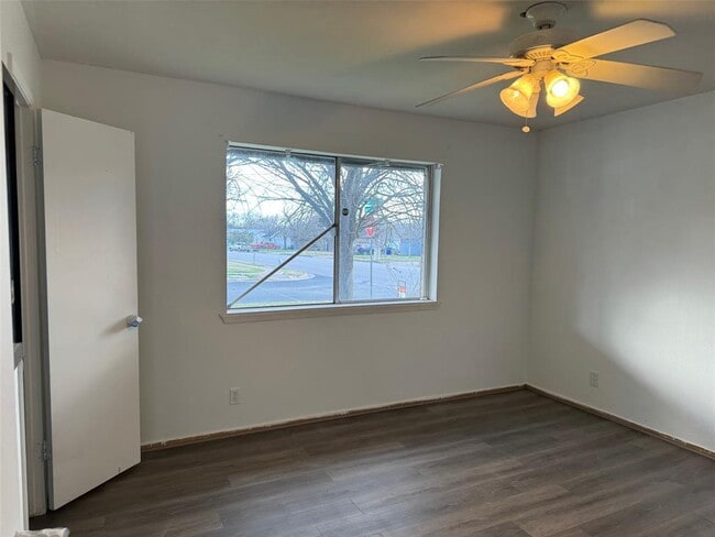 Building Photo - 12800 Irongate Ave