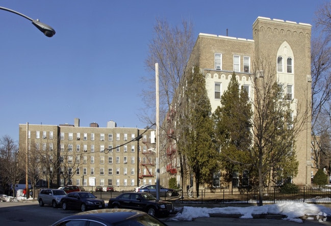 Building - Wellington Court