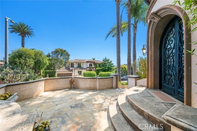 Building Photo - 215 S Poinsettia Ave