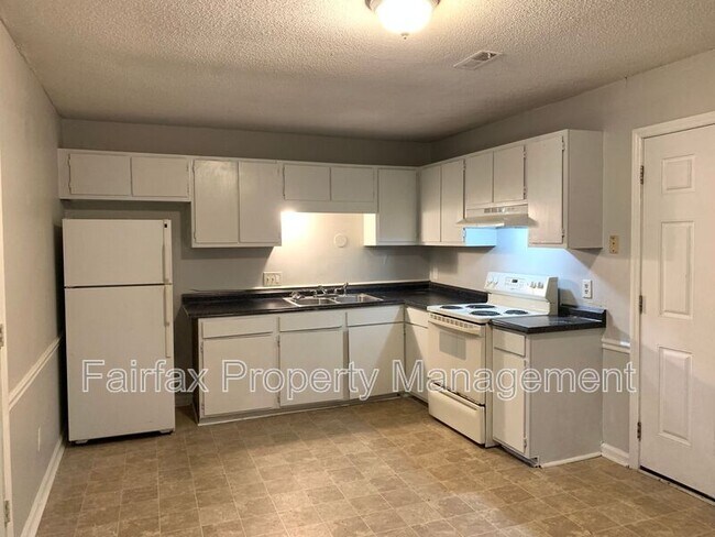 Building Photo - 1419 Cherrycrest Drive