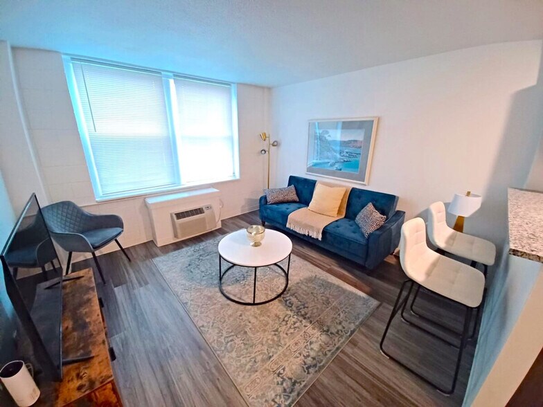 Building Photo - 2515 Burnet Ave