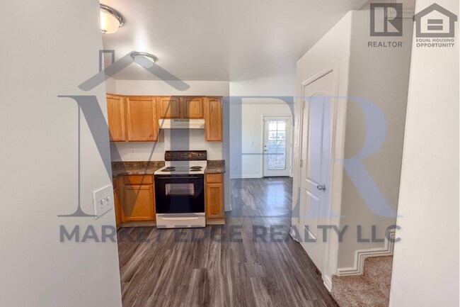 Building Photo - 3Bed/2.5Bath Townhouse at 24th St/Thomas! Ready for Immediate Move-In!