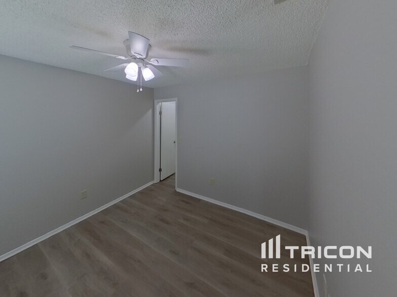 Building Photo - 2015 Branch Tree Ln