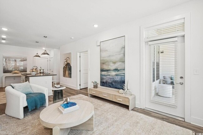 Building Photo - 331 Pickwick Dr