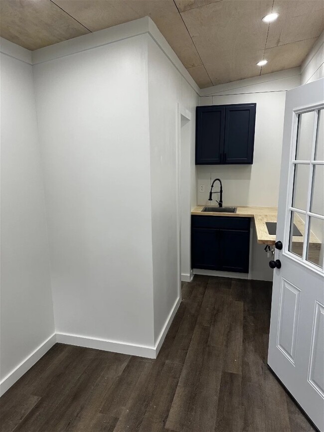 Building Photo - 2015 Union School Rd SW