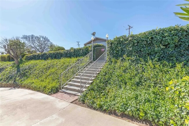 Building Photo - 7710 Valle Vista Dr