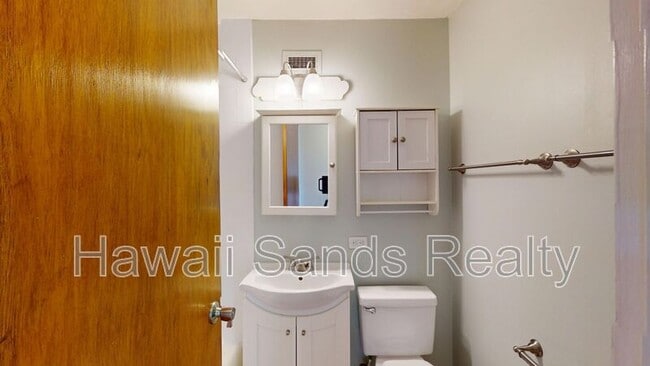 Building Photo - 1511 Nuuanu Ave