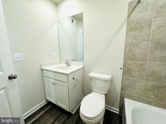 Building Photo - 12 BROOKFIELD Mews
