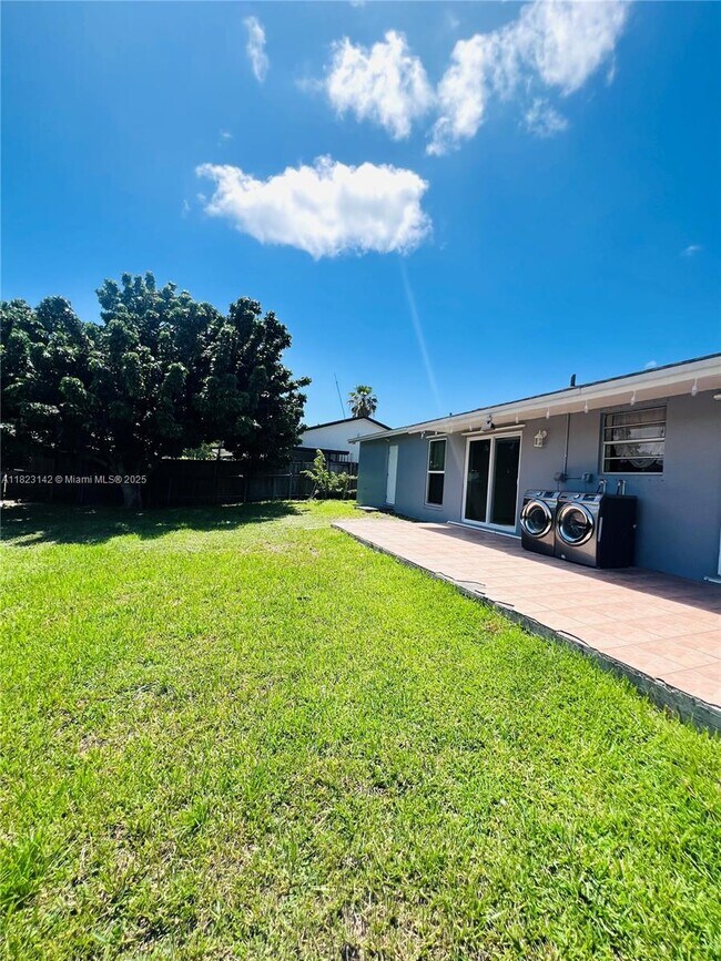 Building Photo - 13065 SW 263rd Terrace