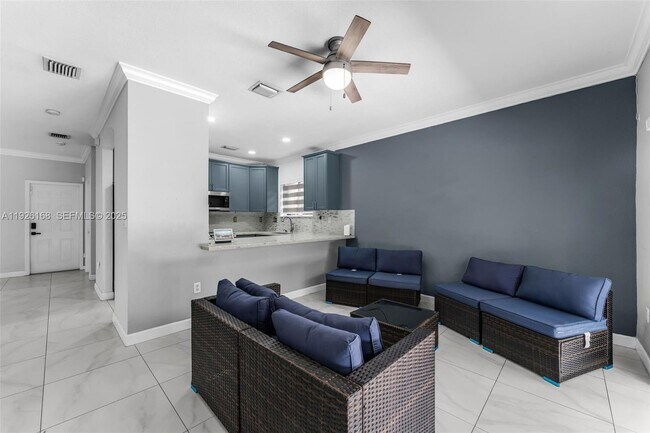 Building Photo - 239 SE 31st Terrace