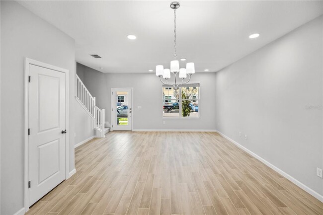 Building Photo - 1367 Mount Royal Dr