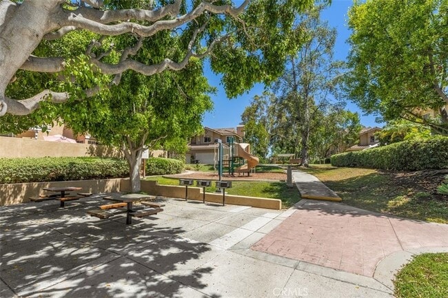 Building Photo - 41 Alondra