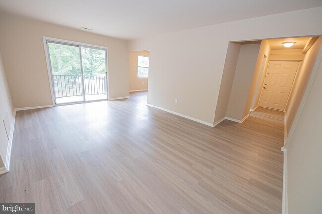 Building Photo - 810 College Ln