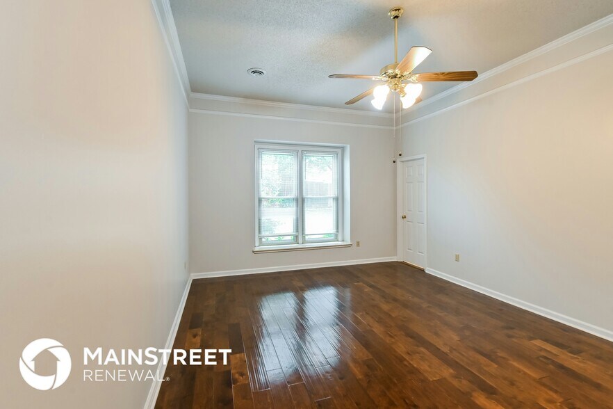 Building Photo - 4415 Richmond Cir S