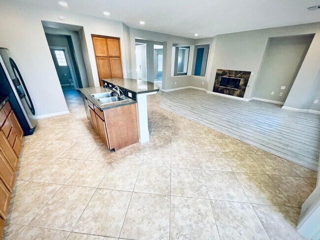 Building Photo - AMAZING SINGLE STORY HOME IN “AGE RESTRICT...