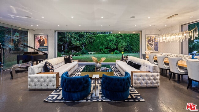 Building Photo - 1111 Sierra Alta Way