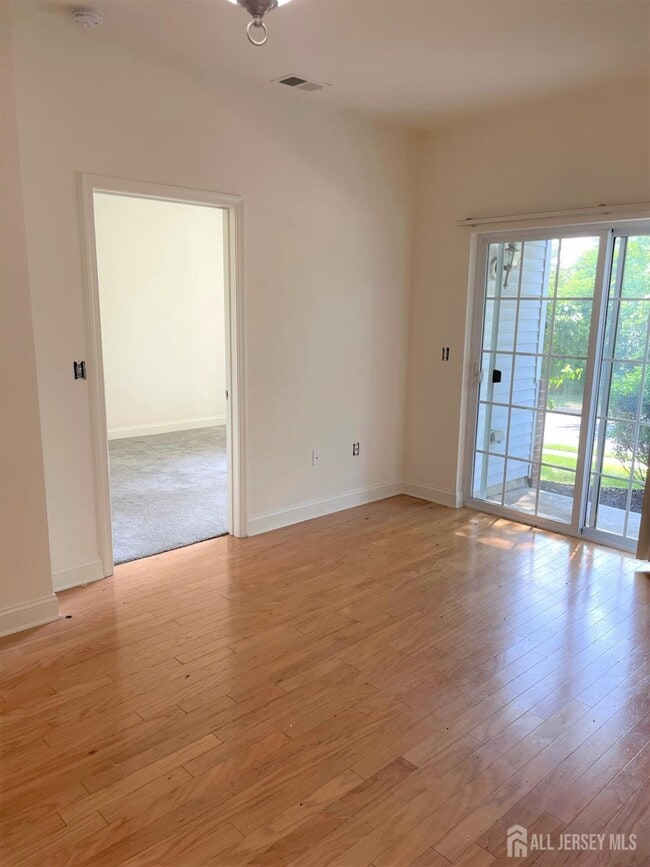 Building Photo - 1118 Giordano Ave